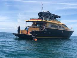 VIP Yacht Charters (Scoobydoo) 80' Azimut  3/4 day Charter (6hrs)