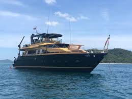 VIP Yacht Carters (Scoobydoo 80' Azimut) full day charter